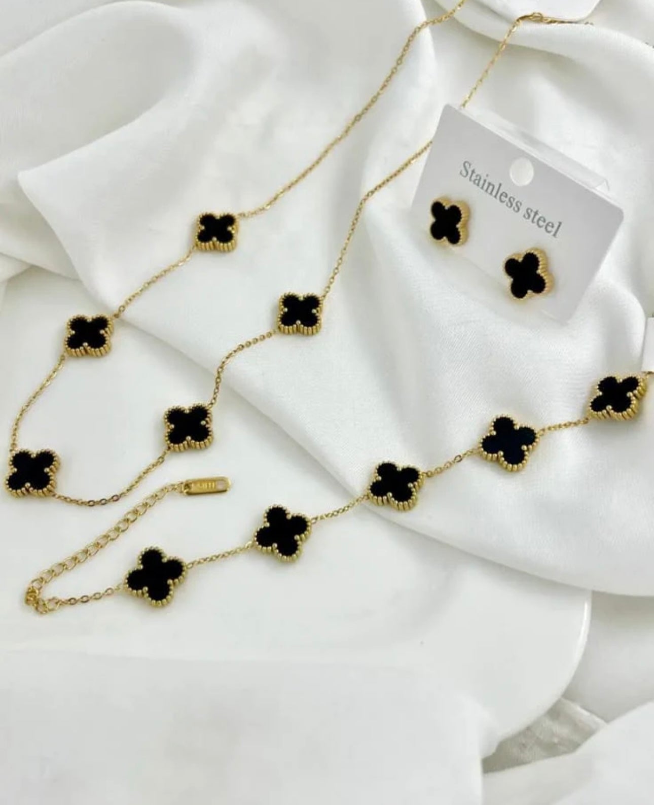 Black clover set