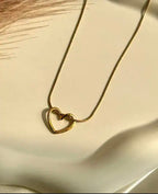 New Simple Hollow Love Heart Pendant Necklace for Women Fashion Creative Geometric Clavicle Chain Necklaces Party Jewelry Gift